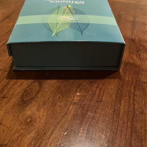 Avon SpaFinder Revitalizing set with 2 BaoDing Balls, incense leaves & holder - Picture 8 of 16